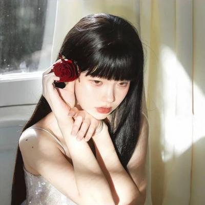 黄金庭院：冬日里的新年愿望