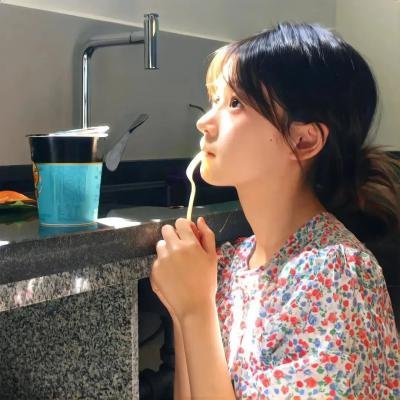 唱歌的六个女人